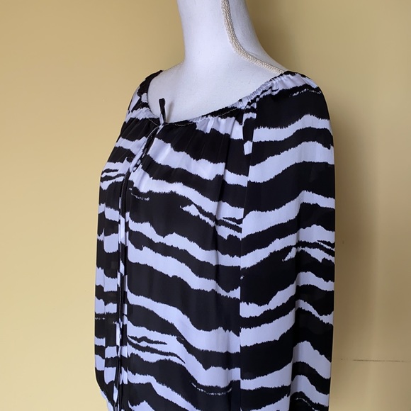 Michael Kors black and white blouse size S - Picture 5 of 11